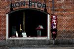 Istedgade 18, som hedder Nonstop Cinerotic, har i mange år været en torn i øjet på Vesterbros sociale organisationer, som yder støtte til de prostituerede. 