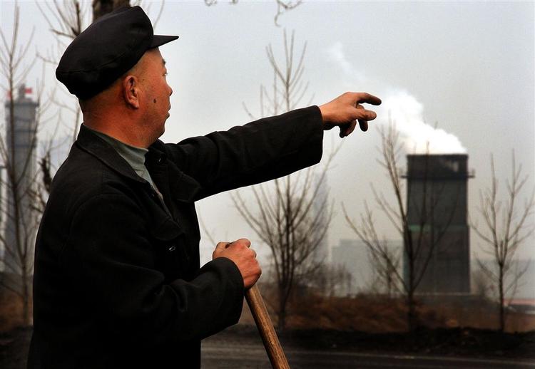 Kina er på vej til at blive det land i verden, der producerer mest CO2. Men landet er ikke omfattet af Kyoto-aftalens CO2-kvoter. 