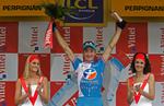 Thomas Voeckler fra Frankrig modtager folkets hyldest som etapevinder. 