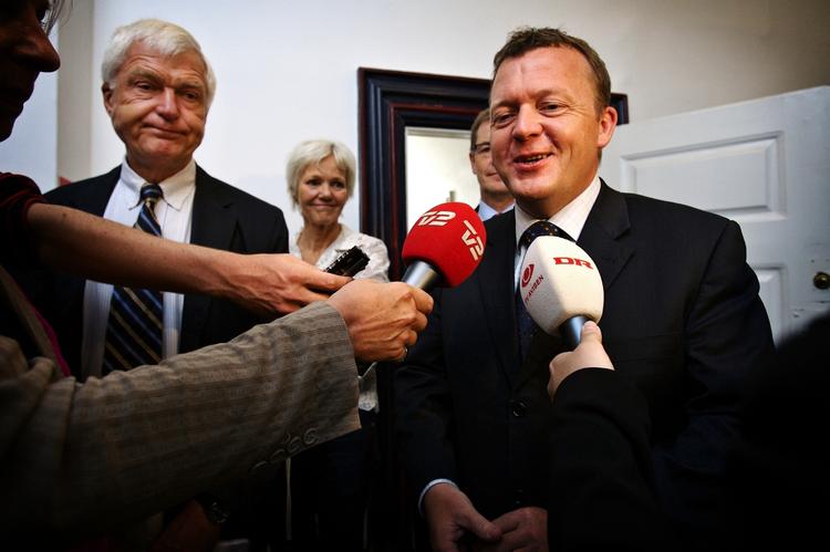 Lars Løkke Rasmussen har været vant til mikrofoner omkring sig, men fremover vil der tilsyneladende blive længere imellem dem. Arkivfoto. 