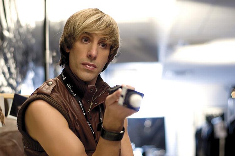 Sacha Baron Cohen fortjener prædikatet som sin generations bedste og mest bemærkelsesværdige komiker. 