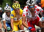 Michael Rasmussen, i midten, vender tilbage i cykelsporten ved et gadeløb i Kjellerup 29. juli. Arkivfoto. 