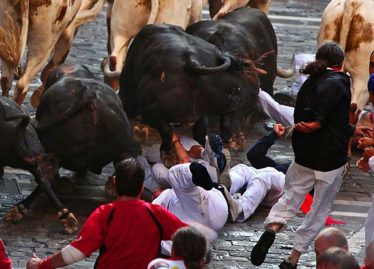 Tyrene har i Pamplona har kvæstet flere personer under årets løb. 