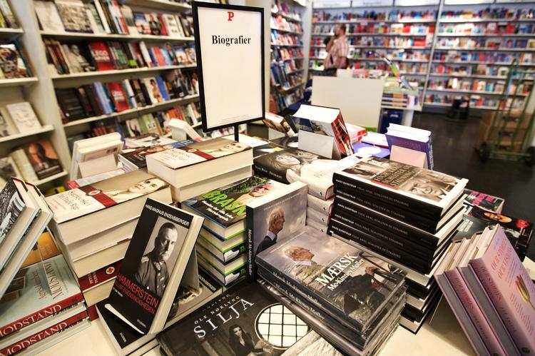 There are some books that library automatic return machines apparently just don't want back - as a man from Århus experienced. 