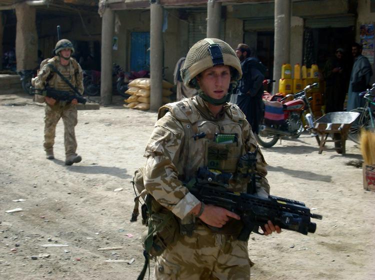 De britiske tropper i Helmand har mistet otte soldater på én dag. 