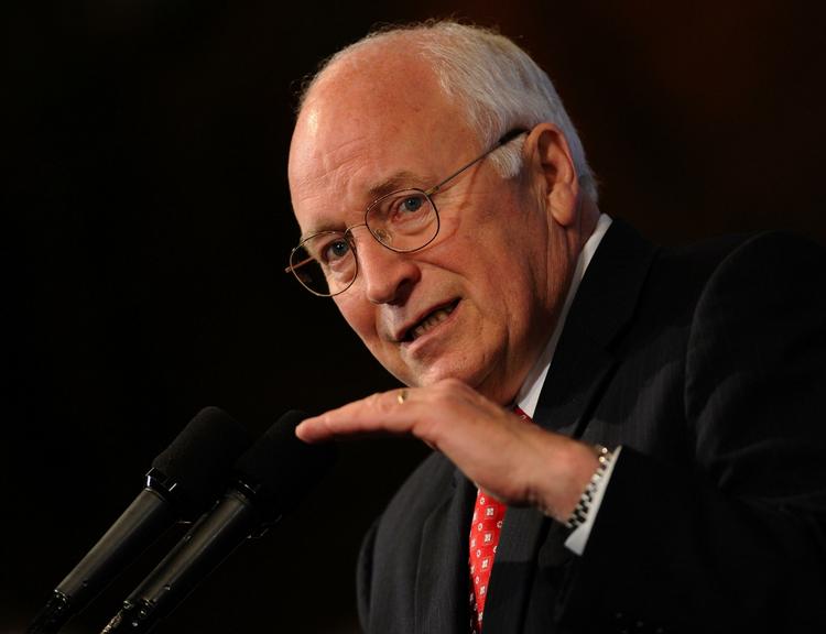 Dick Cheney, der var vicepræsident under George Bush, er ved at blive viklet ind i en skandale om hemmelige CIA-programmer. 