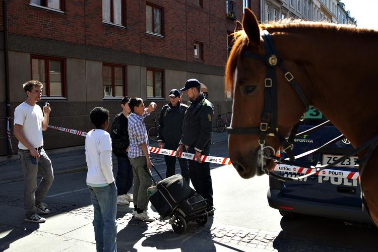 Kommende bandemedlemmer og rockere kan komme fra alle miljøer, siger politiet. Og det gælder om at tale dem fra den kriminelle løbebane allerede i folkeskolen. 