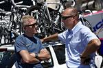 I modsætning til Brian Holm (th.), der er sportsdirektør for Team Columbia-HTC, har Bjarne Riis og Team Saxo Bank endnu ingen etapesejre i årets Tour de France. Arkivfoto. 