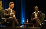 Dr. Jeffrey Sachs er manden, der har stået fadder til den såkaldte 'chokterapi'. Her ses han i selskab med Dr. Miriam Laker Opwonya. 
