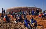 Arbejdet på Sydafrikas store stadioner er gået i stå, her i Soweto i Johannesburg. 