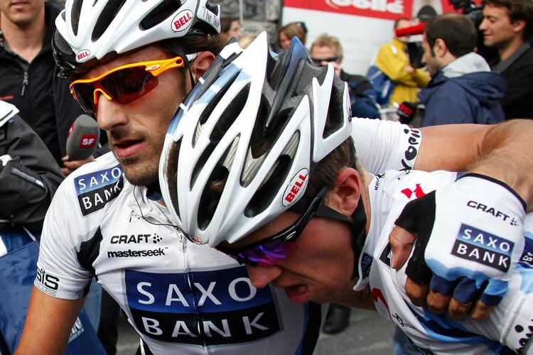 En udmattet Chris Anker Sørensen (th. sammen med Fabian Cancellara) ser sin mulighed for en gang i fremtiden at blive den næste dansker i Tour de Frances prikkede bjergtrøje. Arkivfoto. 