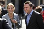 I slutspurten til EP-valget på søndag får Helle Thorning-Schmidt gode nyheder fra svigerfamilien. 