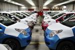 De nye Suzuki Altoer får ikke lov til at samle støv hos importøren i Køge, før de ryger ud til kunderne. Suzuki Alto er for anden måned i træk den mest solgte bil i Danmark. Foto: Miriam Dalsgaard 