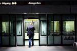 I mellem ind- og udstigninger kan passagererne i Københavns Metro se reklamefilm på fladskærme. Det var en film, der aldrig blev vist, som har vakt manges harme. Arkivfoto. 