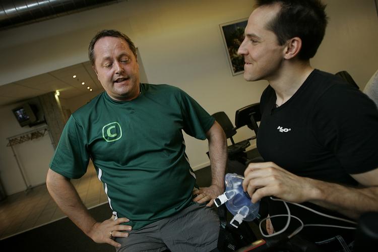 Sundhedsministeren i det, der formentlig må være en tilladt t-shirt. Arkivfoto 