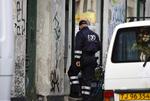 Politiet afspærrede en del af Husumgade, mens militærets bombeeksperter undersøgte den mistænkelige genstand. 