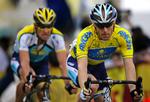Levi Leipheimer og holdkammeraten Lance Armstrong under Tour of California i år. Nu må Armstrong og Astana undvære Leipheimer i touren. 