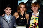 Hogwarts 90210. Efter ni år i Potteruniverset har Daniel Rad- cliffe, Emma  Watson og Rupert Grint fået henholdsvis blå skægskygge, bryster og rødt overskæg. De  minder mere om stjerner fra ’Beverly Hills 90210’ end nuttede eventyrbørn, og i den nye film går der også Brandon, Kelly og Dylan i de hormonelle konflikter.  Foto: AP 