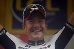 På sejrspodiet var Heinrich Haussler lutter smil, men da han krydsede målstregen som vinder af 13. etape, vældede tårerne frem. 