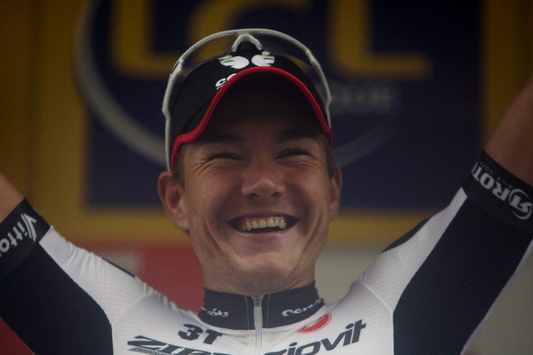 På sejrspodiet var Heinrich Haussler lutter smil, men da han krydsede målstregen som vinder af 13. etape, vældede tårerne frem. 