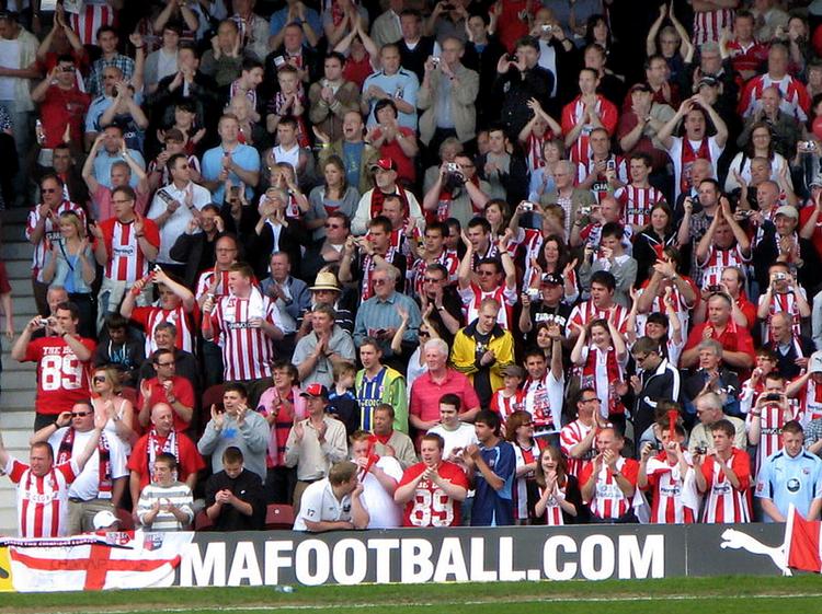 Brentford har opnået et stort følge, der før kampene mødes på pubben. Foto: Michael Seidelin 