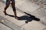 Det stereotype billede af handlede mennesker er en kvinde tvunget til prostitution. Men nu viser flere rapporter, at også mænd bliver ofre for trafficking. Arkivfoto 