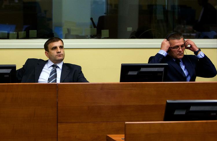 Milan Lukic og Sredoje Lukic venter på at få deres dom. 