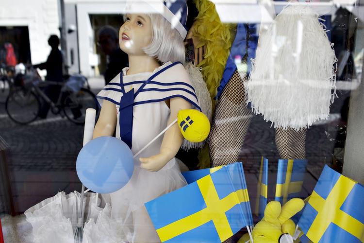 Gratisbusser til et skånsk indkøbscenter har fået hundredevis af danskere til at tage turen over sundet for at købe billigt ind. Arkivfoto. 