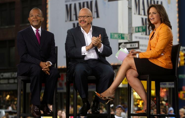 Henry Louis Gates Jr. (tv), der blev anholdt for indbrud i sit eget hjem, optræder på CNN i New York onsdag aften. 