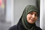 Maria Mawli fik søndag besked på, at hun ikke må bruge sit tørklæde sammen med Hjemmeværnets uniform. 