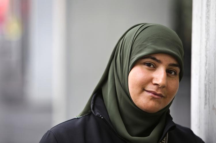 Maria Mawli fik søndag besked på, at hun ikke må bruge sit tørklæde sammen med Hjemmeværnets uniform. 