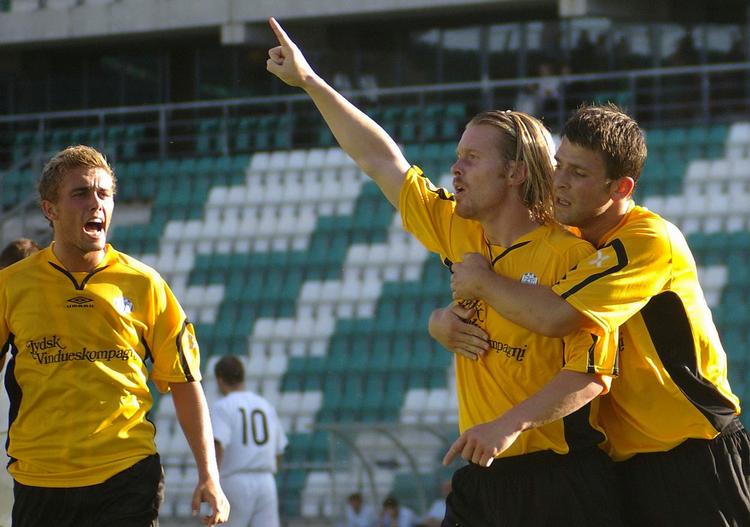 På onsdag skal Fredrik Berglund spille for Stabæk mod FC København, men i 2005 scorede han et af Esbjergs mål, da det lykkedes at vende et nederlag på hjemmebane til Flora Tallinn til samlet avancement. Arkivfoto. 