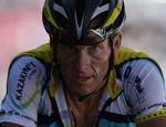 Lance Armstrong led, da Tour de France-feltet ramte Alperne, og han måtte lade Alberto Contador køre solo. 