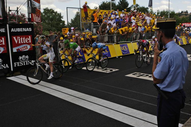 Mark Cavendish var igen hurtigste mand til at krydse stregen i en massespurt. 