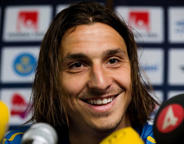 Arkivfoto af en smilende Zlatan Ibrahimovic. 