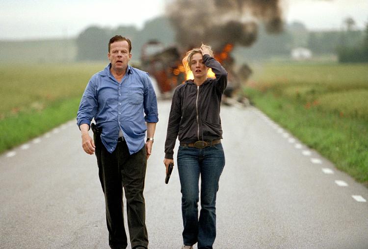 Krister Henriksson (Kurt Wallander) og Johanna Sällström (datteren Linda Wallander) i 'Innan Frosten'. Foto: Lars Høgsted 