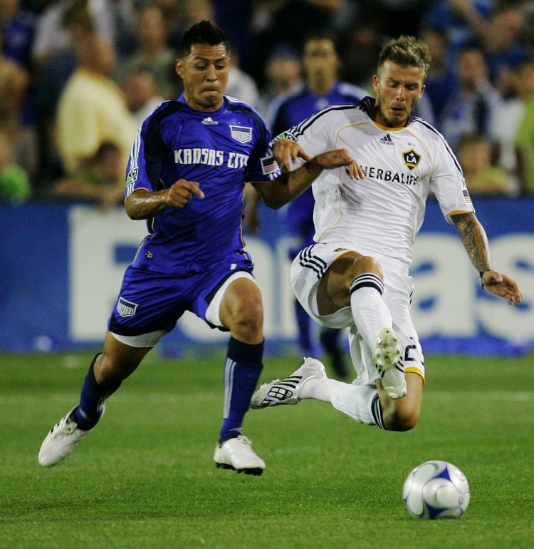David Beckham i kampen mod Kansas City Wizard, hvor han senere kom op at toppes med en tilskuer. Arkivfoto. 