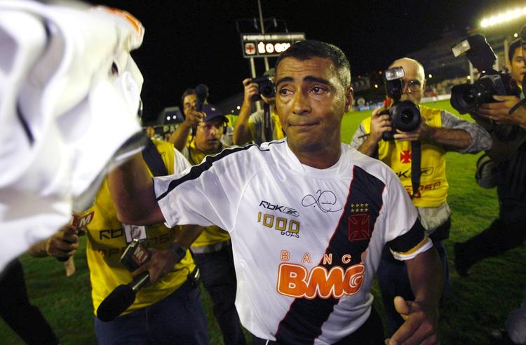 Romario kommer ikke tilbage på fodboldbanen foreløbig. Han er blevet idømt tre et halvt års fængsel for skattesnyd. Arkivfoto. 