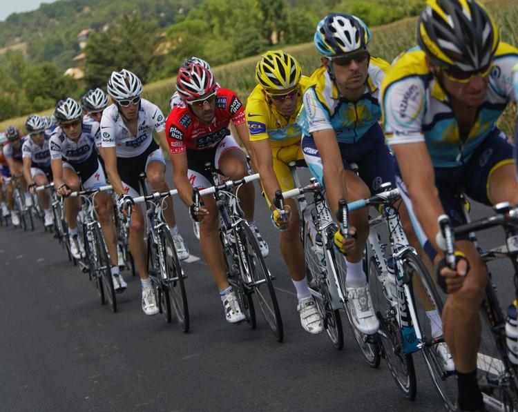 Den internationale cykelunion, UCI, med tildeling af VM-adgangskort ud fra flere forskellige ranglister.   Den mest betydningsfulde er verdensranglisten, der opgøres på baggrund af resultaterne i 24 udvalgte løb, hvor Tour de France er den vigtigste. (arkivfoto) 