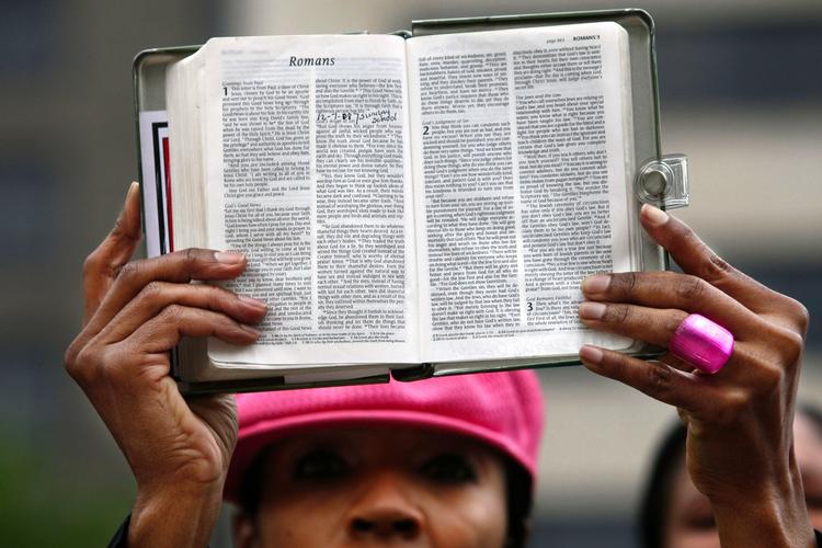 Bibel-skamfering har vakt vrede i Storbritannien. Arkivfoto. 