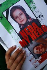 Neda Agha Soltan er en af de dræbte iranere, som oppositionen ville mindes på torsdag. Arkivfoto 