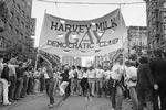 Året efter Harvey Milks nedskydning marcherede homoerne igen i 1979 i San Francisco, men nu kom truslen især et andet sted fra: Hiv og aids var i gang med at tynde ud i ghettoen, og der skulle gå små 20 år, før det værste var ovre. 