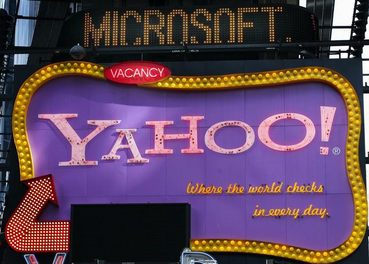 Microsoft og Yahoo går sammen mod Google. 