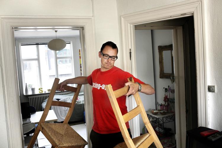 Steffen Raastrup fra Østerbro på København vil gerne leje sin lejlighed ud. Han har bare ikke råd, hvis han skal følge reglerne. 