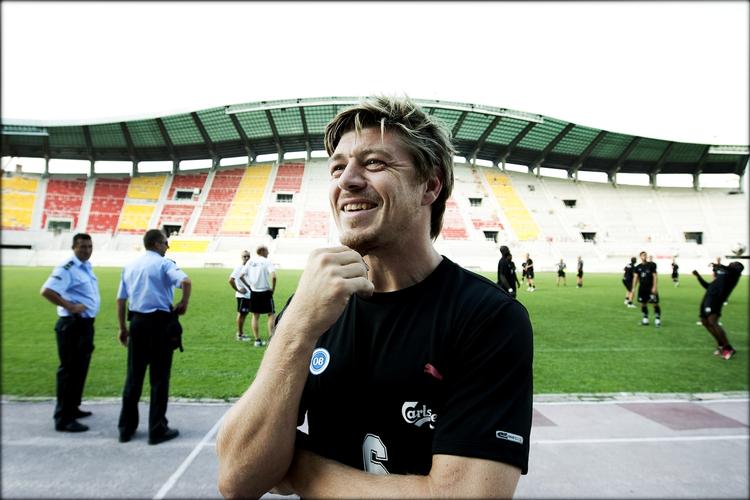 Thomas Helveg kan få 200-kamps jubilæum for fynboerne i aften, når OB spiller mod FK Rabotnicki. Her fra gårsdagens træning i Makedonien. 