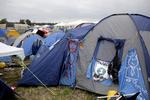 Teltene står tæt på Roskilde Festivalens campingområde. Derfor kan ild i telte hurtigt sprede sig. 