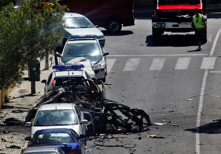 Den bombesprængte patruljevogn i Palmanova efter dagens Eta-terrorangreb. 