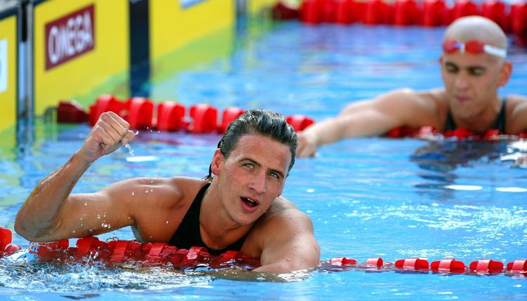 Verdensrekorden i 200 meter medley er fortsat amerikansk, men Ryan Lochte gjorde Michael Phelps til tidligere indehaver af rekorden. 