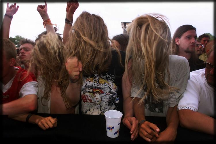 Danske heavy-fans under Motorhead-koncert på Midtfyns Festivalen. Arkivfoto. 
