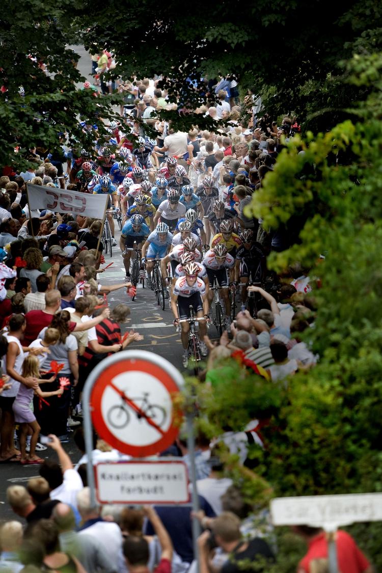 Kiddesvej i Vejle udfordrer hvert år Post Danmark Rundt-rytterne med sin snævre passage og stejle bakke. Arkivfoto. 